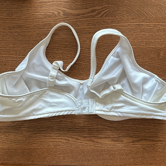 BALI 42C woman’s bra with underwire - Picture 2 of 4